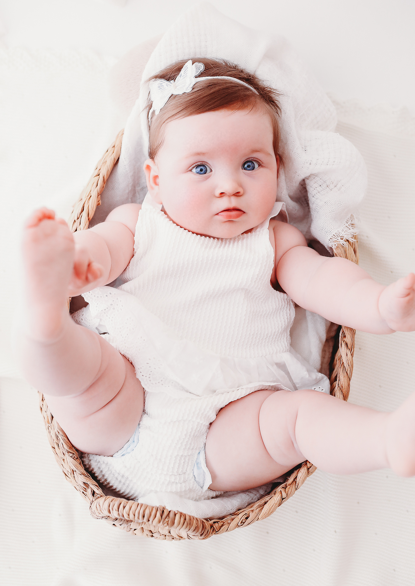 Baby sitter session photographer Cheshire — 4 to 11 months